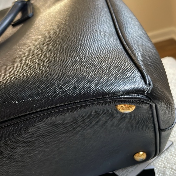 PRADA Saffiano Lux Tote Medium Size - Black - Picture 15 of 16